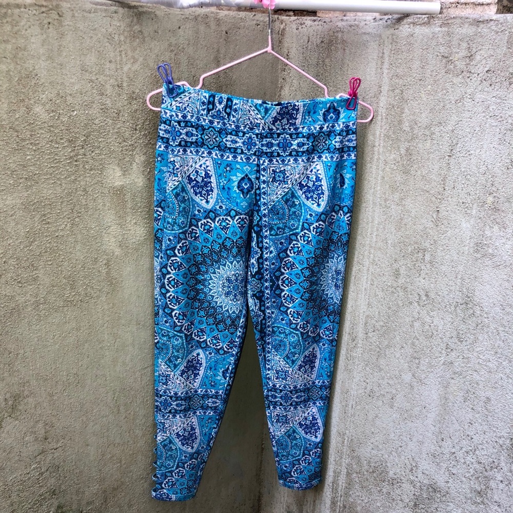 CHASER Leggings Turquoise w/Window Ankle detail